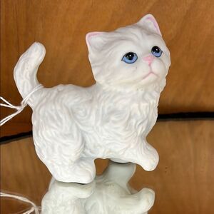 Homco Persian White Cat Figurine with Blue Eyes 3.5”